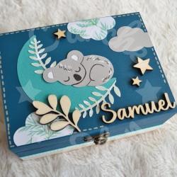 Cadeau de naissance Koala et lune composé d'une tirelire, d'une boite à dents et d'une boite a trésors