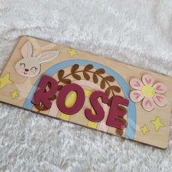 Puzzle Prénom en bois pour enfant avec lapin, arc en ciel et fleur