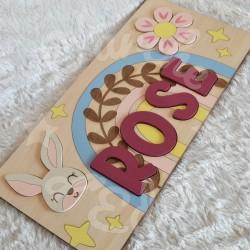 Puzzle Prénom en bois pour enfant avec lapin, arc en ciel et fleur