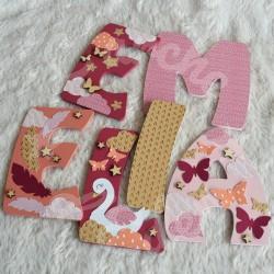 Prénom en bois pour décoration de chambre d'enfant ou cadeau de naissance avec cygne et papillons