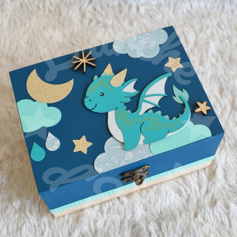 Boite à trésors en bois avec petit dragon pour souvenirs d enfant