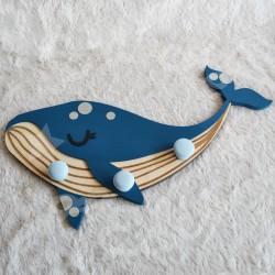 Porte habits Baleine en bois avec trois patères pour chambre enfant