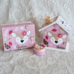 Cadeau de naissance Biche composé d'une tirelire, d'une boite à dents et d'une boite a trésors