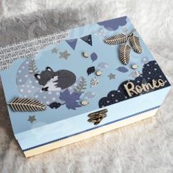 Boite à souvenirs de naissance personnalisée décoration renard et branche de sapin