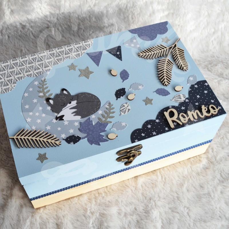 Boite à souvenirs de naissance personnalisée décoration renard et branche de sapin