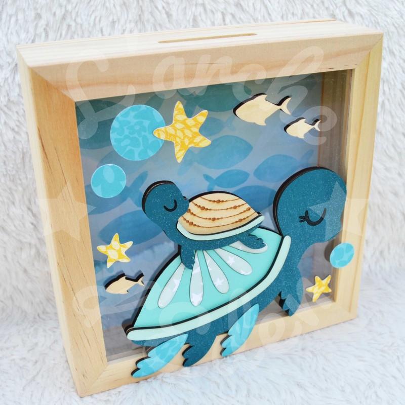 Tirelire Tortue de mer pour enfant en forme de cadre en bois et vitre transparente