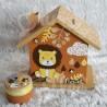 Tirelire lion dans la savane  en bois pour enfant a personnaliser