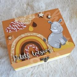 Boite à trésors en bois avec Rhinoceros et arc en ciel pour souvenirs d enfant