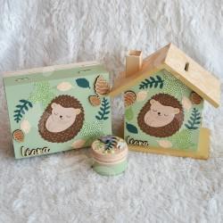 Cadeau de naissance Herisson et feuille d automne composé d'une tirelire, d'une boite à dents et d'une boite a trésors