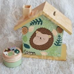 Cadeau de naissance Herisson et feuille d automne composé d'une tirelire, d'une boite à dents et d'une boite a trésors