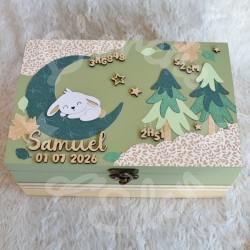 Boite à souvenirs de naissance personnalisée décoration lapin dans la foret