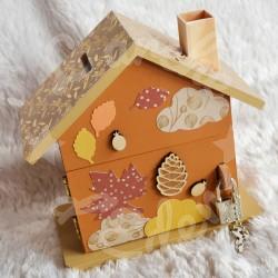 Tirelire écureuil aux couleurs de l automne en bois pour enfant a personnaliser