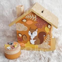 Tirelire écureuil aux couleurs de l automne en bois pour enfant a personnaliser