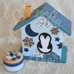 Tirelire pingouin sur la banquise en bois pour enfant a personnaliser