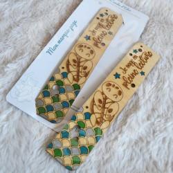Marque page en bois pour enfant avec sirène, tortue, hippocampe ou pieuvre en paillettes