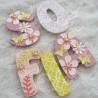 Prénom en bois Lapin et papillons pour décoration de chambre d'enfant ou cadeau de naissance