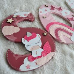 Prénom en bois pour décoration de chambre d'enfant ou cadeau de naissance avec licorne et arc en ciel