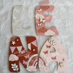 Prénom en bois arc en ciel pour décoration de chambre d'enfant ou cadeau de naissance