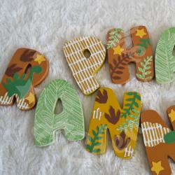 Prénom en bois thème dinosaure pour décoration de chambre d'enfant ou cadeau de naissance