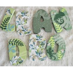 Prénom en bois pour décoration de chambre d'enfant ou cadeau de naissance sur le thème de la jungle